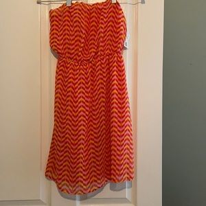 Impeccable pig size small strapless lined dress